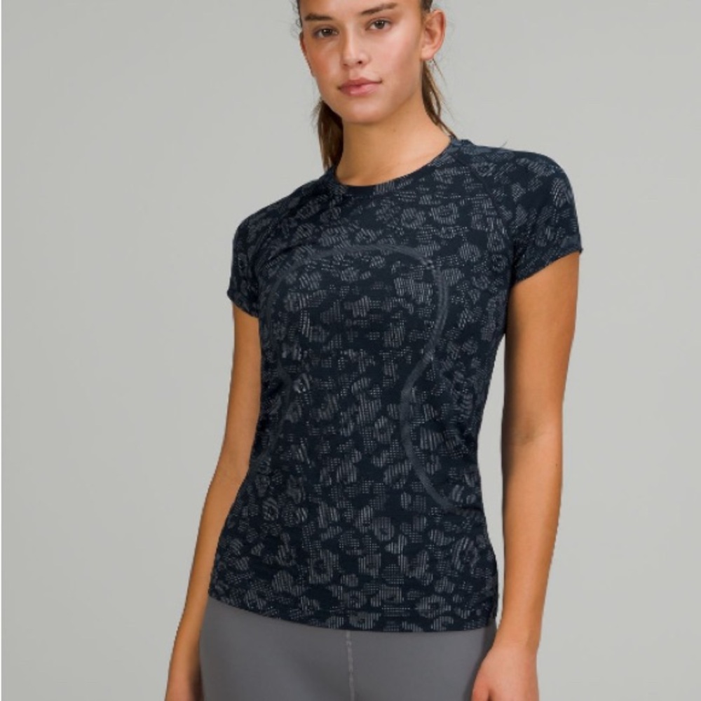 Lululemon RARE COLOR Swiftly Tech Short Sleeve Shirt